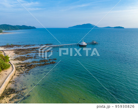 Wat koh Phayam temple on the water in Ranong, Thailand 95930826