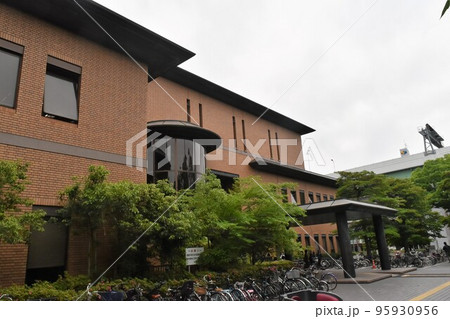 名古屋市鶴舞中央図書館 95930956