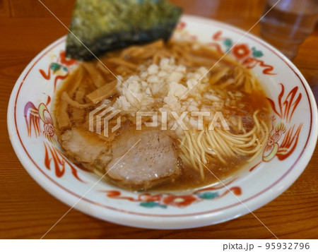 生ネギが乗った中華そば 生ネギが乗った中華そば 95932796