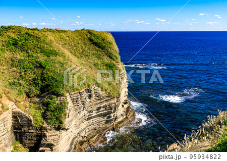 千葉県勝浦市の南房総国定公園　鵜原理想郷　毛戸岬 95934822