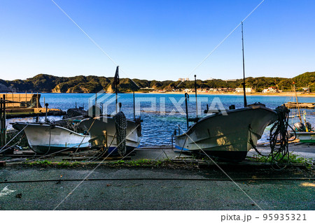 千葉県勝浦市の南房総国定公園 鵜原理想郷 漁港 千葉県勝浦市の南房総国定公園 鵜原理想郷 漁港 95935321