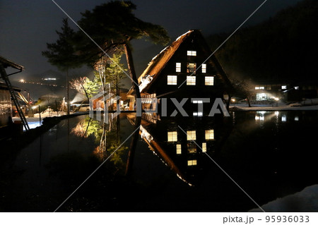 合掌造り・白川郷荻町合掌集落ライトアップ【岐阜県大野郡白川村】 95936033