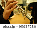 ズームアップしたフルート 95937230