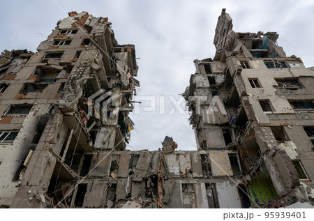 destroyed and burned houses in the city during the war in Ukraine destroyed and burned houses in the city during the war in Ukraine 95939401