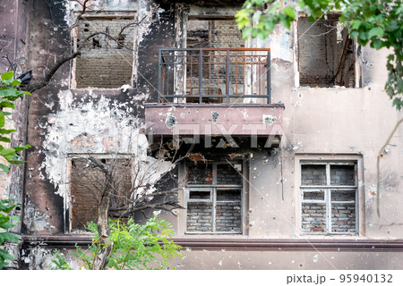 destroyed and burned houses in the city Russia Ukraine war destroyed and burned houses in the city Russia Ukraine war 95940132