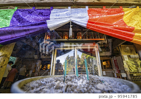 日龍峯寺　高澤観音境内の景色　北条政子の寄進した多宝塔のある寺 95941785