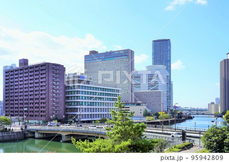 大阪・中之島の高層ビル群(ABC朝日放送社屋より) 大阪・中之島の高層ビル群(ABC朝日放送社屋より) 95942809