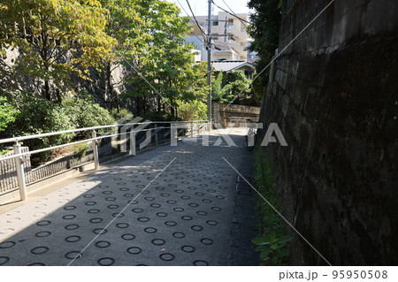 東京都北区赤羽西の静勝寺坂 東京都北区赤羽西の静勝寺坂 95950508