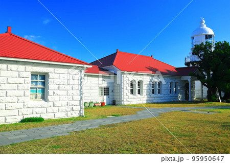【鳥取県】晴天の美保関灯台 【鳥取県】晴天の美保関灯台 95950647