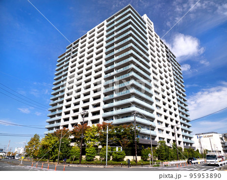 新興住宅街の高層マンション 新興住宅街の高層マンション 95953890