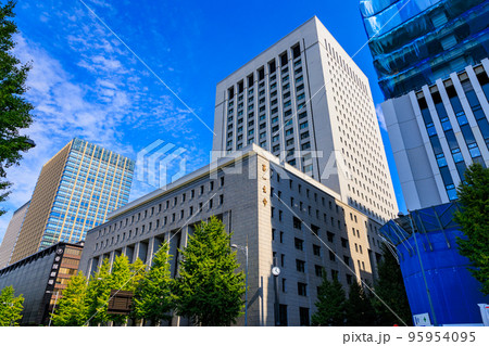 東京 千代田区丸の内 日比谷通り沿いのオフィス街 東京 千代田区丸の内 日比谷通り沿いのオフィス街 95954095