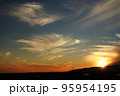 山にしずみゆく夕日 95954195