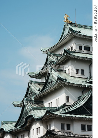 【縦位置】名古屋城 95955267