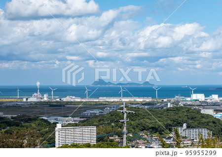 高塔山公園から見る風力発電と蓋井島 高塔山公園から見る風力発電と蓋井島 95955299