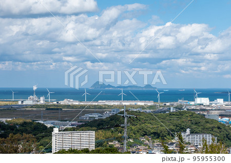高塔山公園から見る風力発電と蓋井島 高塔山公園から見る風力発電と蓋井島 95955300