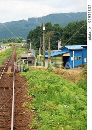 由利高原鉄道（鳥海山麓線）からの車窓風景　久保田駅 95955332