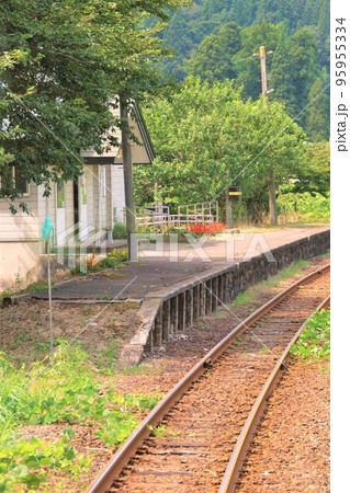 由利高原鉄道（鳥海山麓線）からの車窓風景　川辺駅 95955334