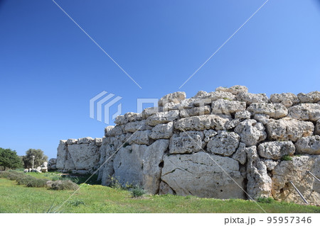 マルタ共和国　ゴゾ島　世界遺産　ジュガンティーヤ神殿 95957346