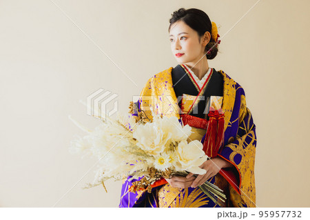 紫の色打掛　黒い掛下 95957732