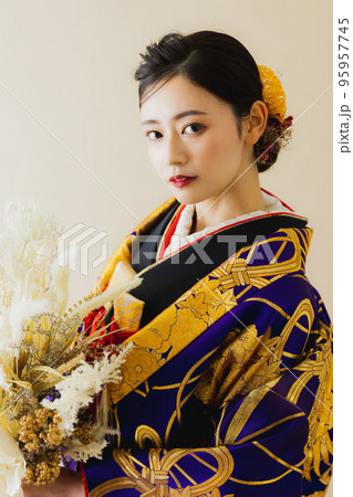 紫の色打掛　黒い掛下 95957745