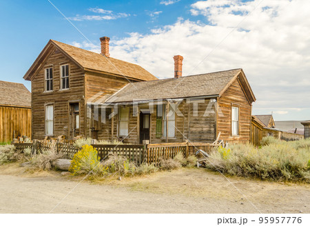 Abandoned House, Ghost Town of Bodie, California, USA Abandoned House, Ghost Town of Bodie, California, USA 95957776