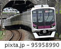田園都市線を走る営団08系 95958990