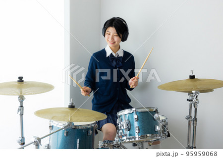 ドラマー 女子高生 ドラム教室 ドラマー 女子高生 ドラム教室 95959068