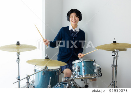ドラマー 女子高生 ドラム教室 ドラマー 女子高生 ドラム教室 95959073