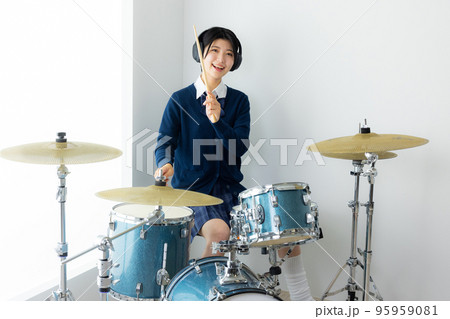 ドラマー 女子高生 ドラム教室 ドラマー 女子高生 ドラム教室 95959081