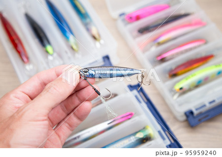 メタルジグ（ルアーの種類　特徴　選び方） 95959240