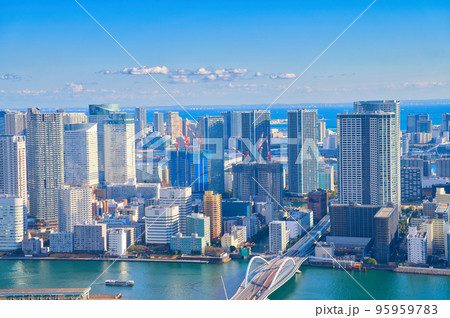 【東京都】1月・青空と江東区の街並み 【東京都】1月・青空と江東区の街並み 95959783