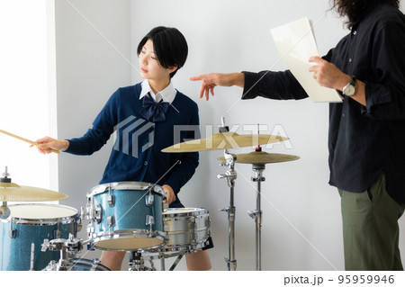 ドラマー 女子高生 ドラム教室 ドラマー 女子高生 ドラム教室 95959946