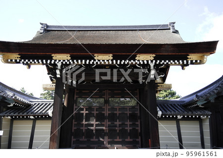 京都御所の宣秋門 京都御所の宣秋門 95961561