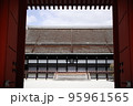 京都御所の承明門 95961565