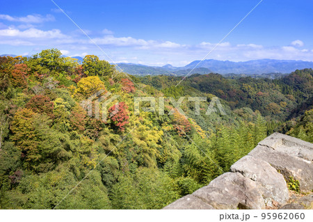 紅葉の岡城跡から見た景色 紅葉の岡城跡から見た景色 95962060