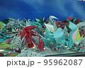 いろんな色の折り鶴 95962087