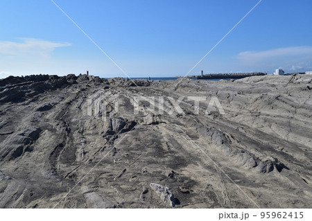 城ヶ島の灘ヶ崎の互層 95962415