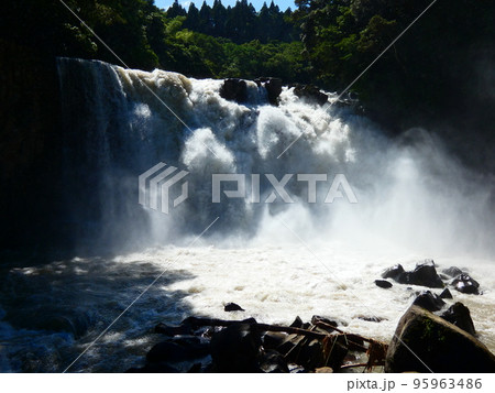 関之尾滝 95963486