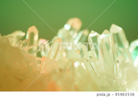 　水晶　クリスタル 95963536