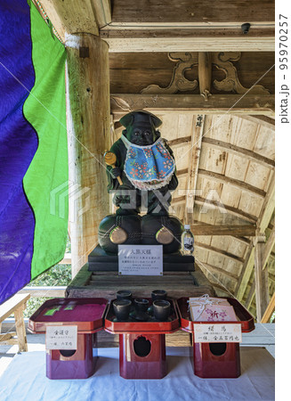 日龍峯寺 高澤観音境内の景色 北条政子の寄進した多宝塔のある寺 日龍峯寺 高澤観音境内の景色 北条政子の寄進した多宝塔のある寺 95970257