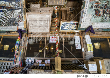 日龍峯寺 高澤観音境内の景色 北条政子の寄進した多宝塔のある寺 日龍峯寺 高澤観音境内の景色 北条政子の寄進した多宝塔のある寺 95970262