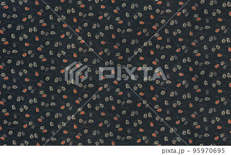 [素材] 福と不苦労を象徴する梟の和風パターンの風呂敷の撮影。 95970695