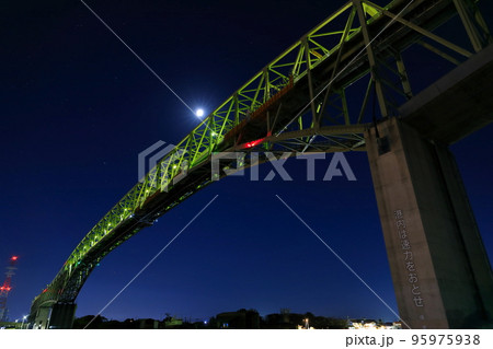 境水道大橋の夜景 95975938