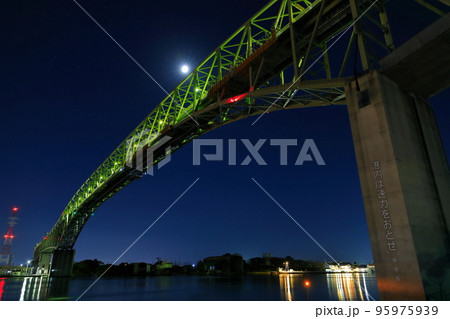 境水道大橋の夜景 95975939