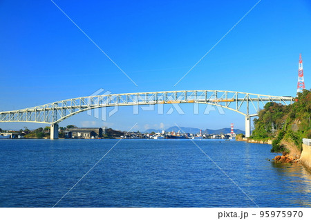 晴天の境水道大橋 95975970