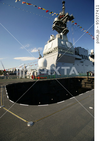 国際観艦式2022」 護衛艦ひゅうが　昇降用エレベーター 95977411