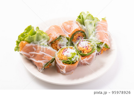 サーモン　生春巻き 95978926