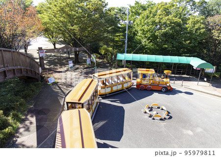 みかも山公園を走るフラワートレイン みかも山公園を走るフラワートレイン 95979811