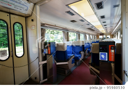 富山地方鉄道16010形電車(西武レッドアロー) 車内 95980530