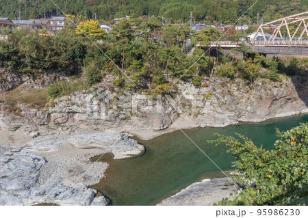 中岩の松と吉野川 中岩の松と吉野川 95986230